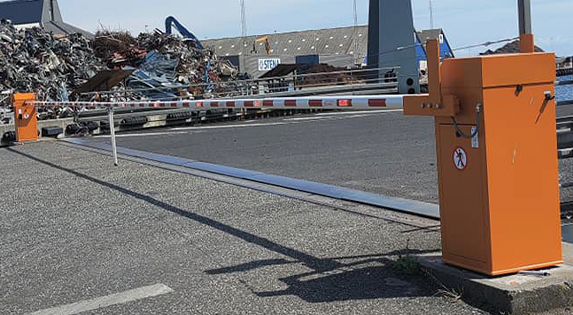 Automatisk bom med lang bomarm